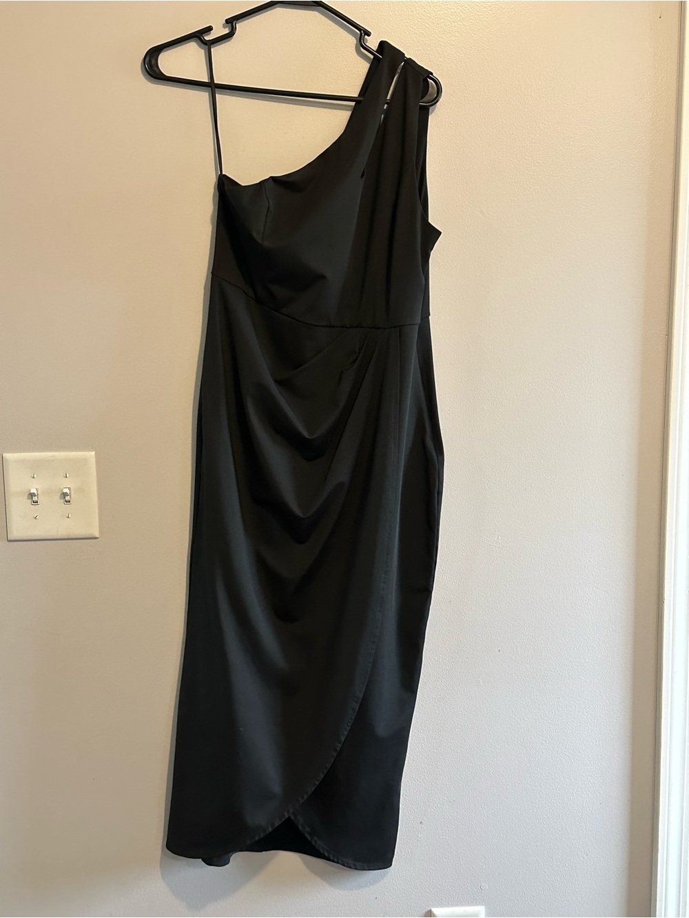 Asymmetric One-Shoulder Black Cocktail Dress